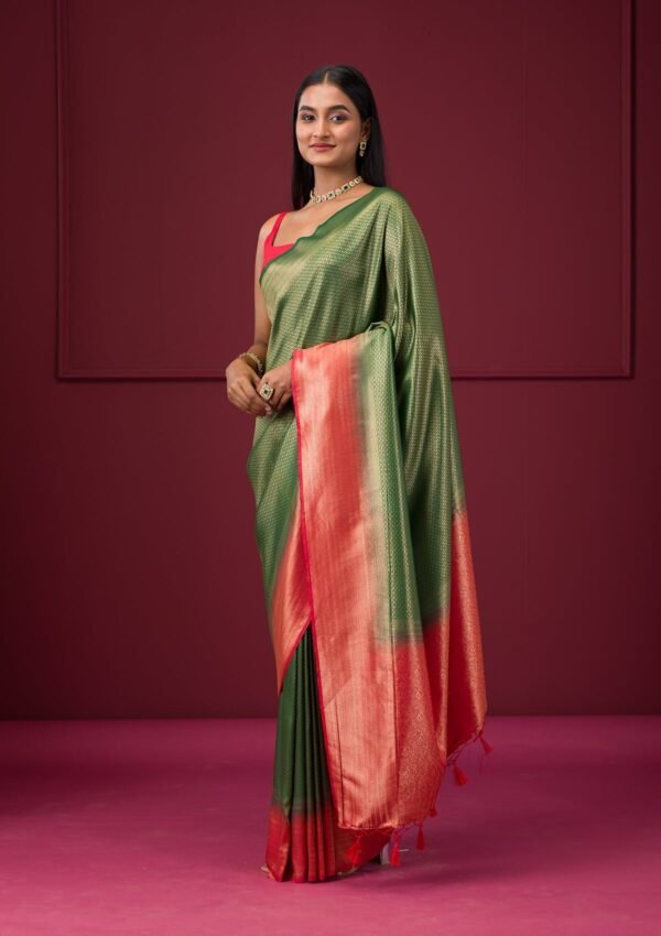 Elegant Bottle Green Soft Silk Saree with Exquisite Zariwork - Image 3