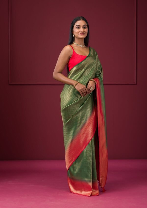 Elegant Bottle Green Soft Silk Saree with Exquisite Zariwork - Image 4