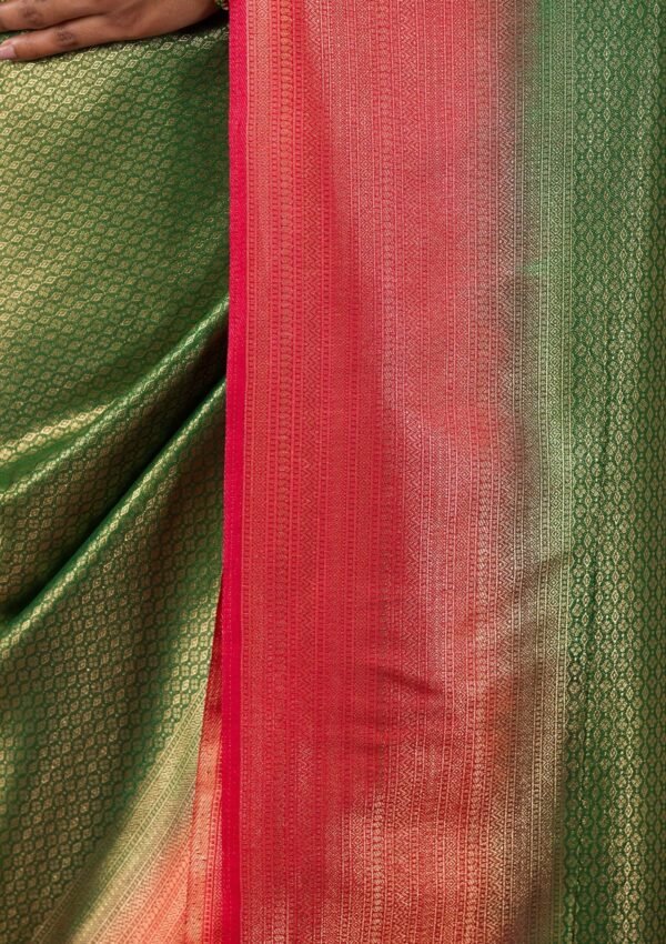 Elegant Bottle Green Soft Silk Saree with Exquisite Zariwork - Image 8