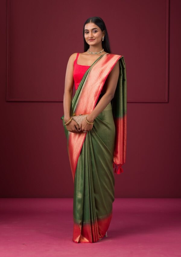 Elegant Bottle Green Soft Silk Saree with Exquisite Zariwork - Image 5