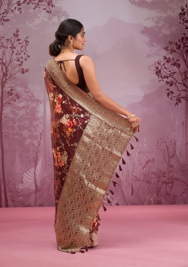 Elegant Brown Georgette Saree with Stunning Print - Image 2
