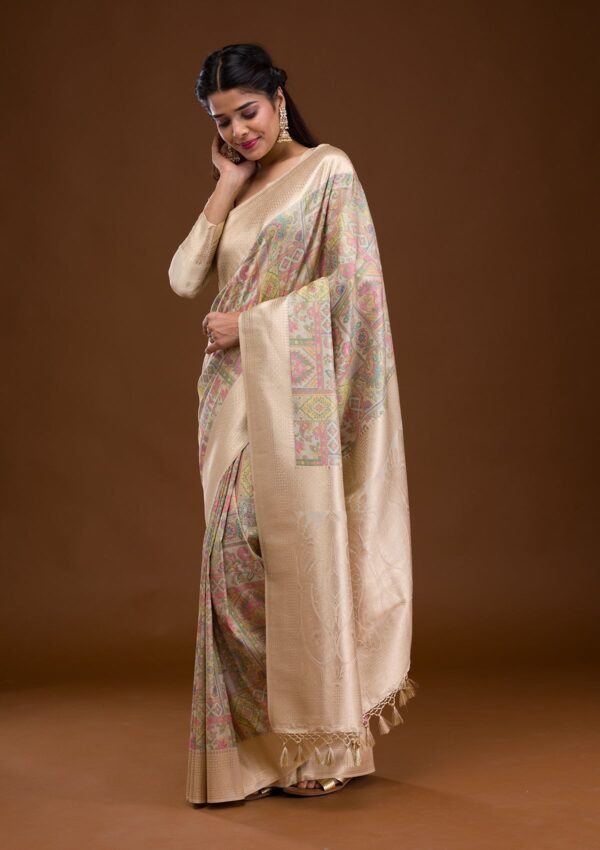 Elegant Cream Banarasi Silk Saree with Intricate Zari Work - Image 3