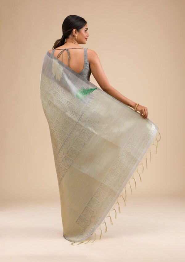 Elegant Grey Zariwork Soft Silk Saree for Timeless Chic - Image 2