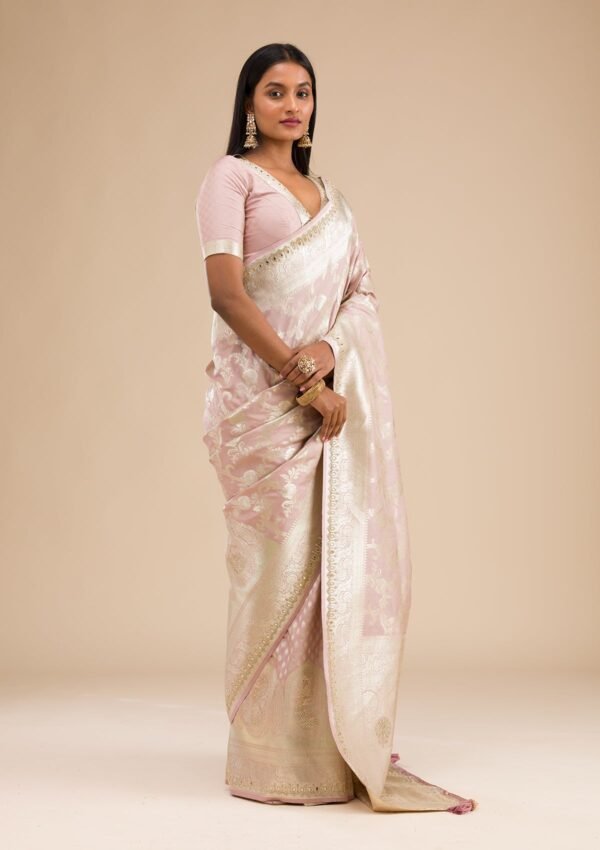 Elegant Lavender Banarasi Silk Saree with Intricate Zariwork - Image 4