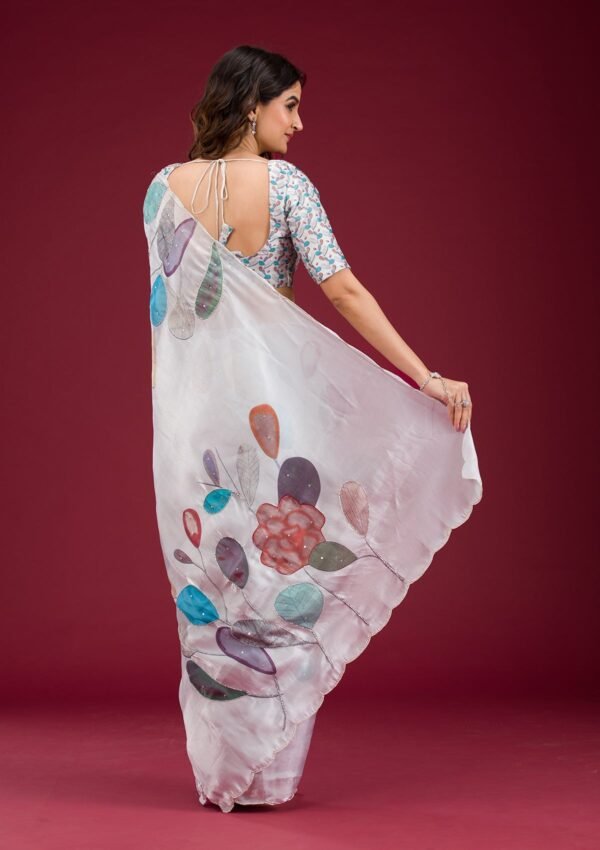 Elegant Light Grey Printed Tissue Saree for Effortless Style - Image 2