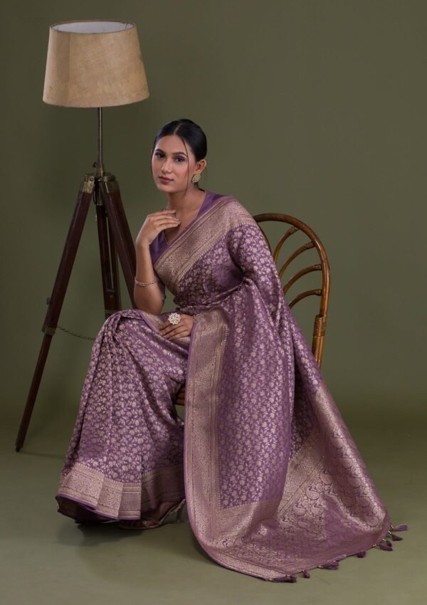 Elegant Mauve Banarasi Silk Saree with Exquisite Zariwork