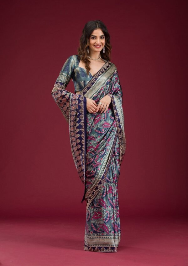 Elegant Navy Blue Silk Saree with Beautiful Prints - Image 6