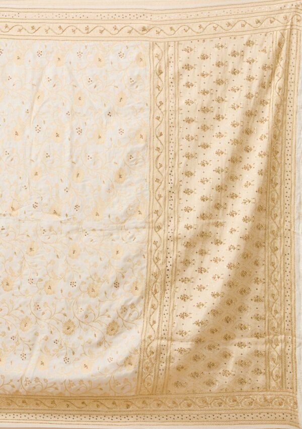 Elegant Off White Banarasi Silk Saree with Exquisite Zari Work - Image 10