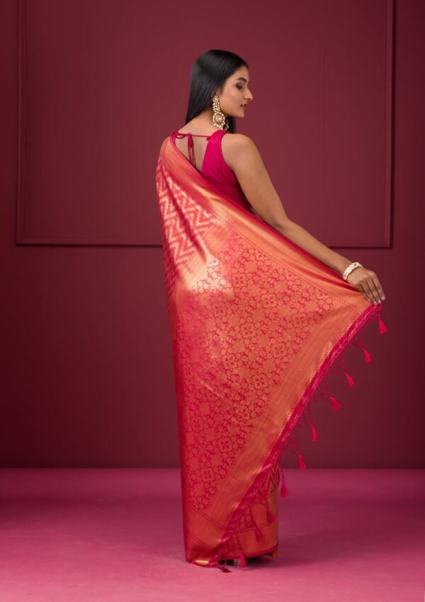 Elegant Pink Zariwork Soft Silk Saree with Onion Hues - Image 2