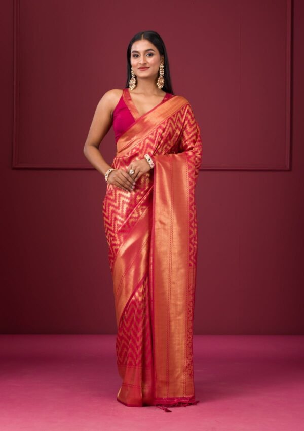 Elegant Pink Zariwork Soft Silk Saree with Onion Hues