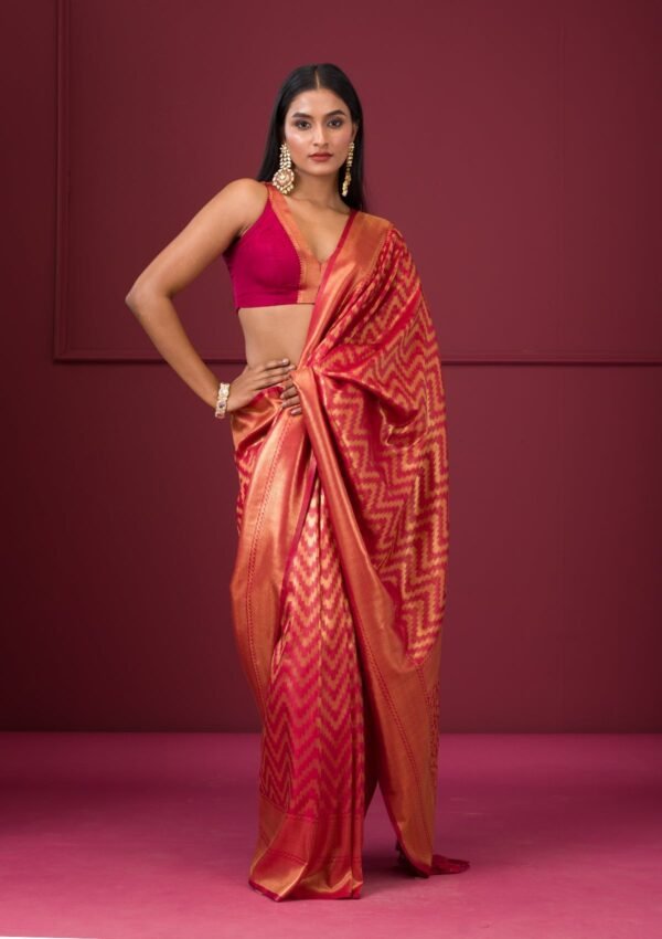 Elegant Pink Zariwork Soft Silk Saree with Onion Hues - Image 6