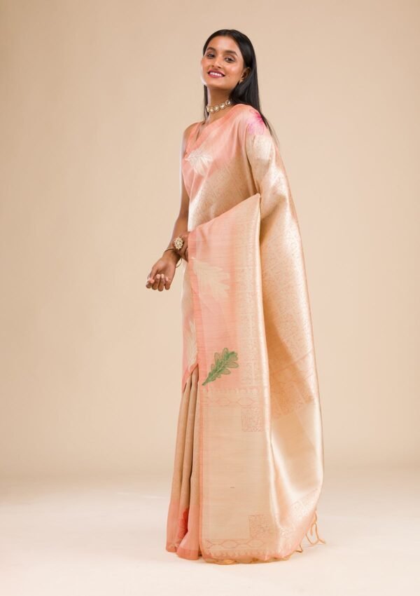 Elegant Peach Soft Silk Saree with Exquisite Zariwork - Image 4