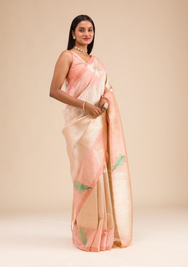 Elegant Peach Soft Silk Saree with Exquisite Zariwork - Image 5