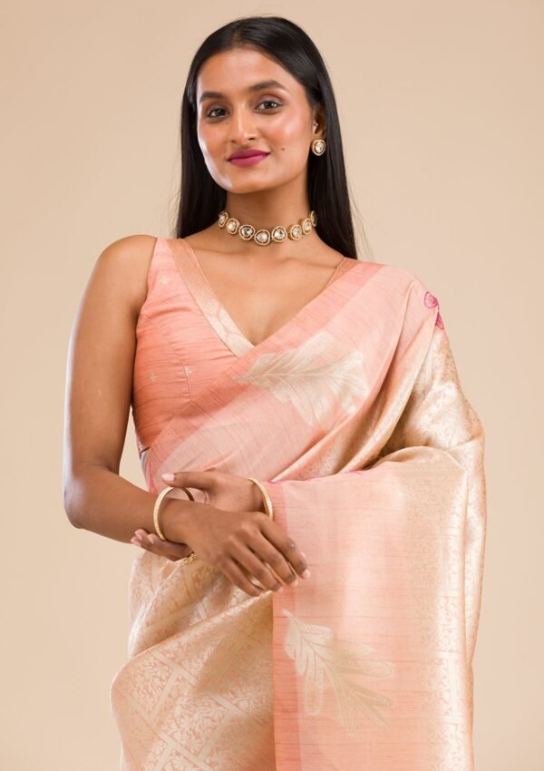 Elegant Peach Soft Silk Saree with Exquisite Zariwork - Image 7