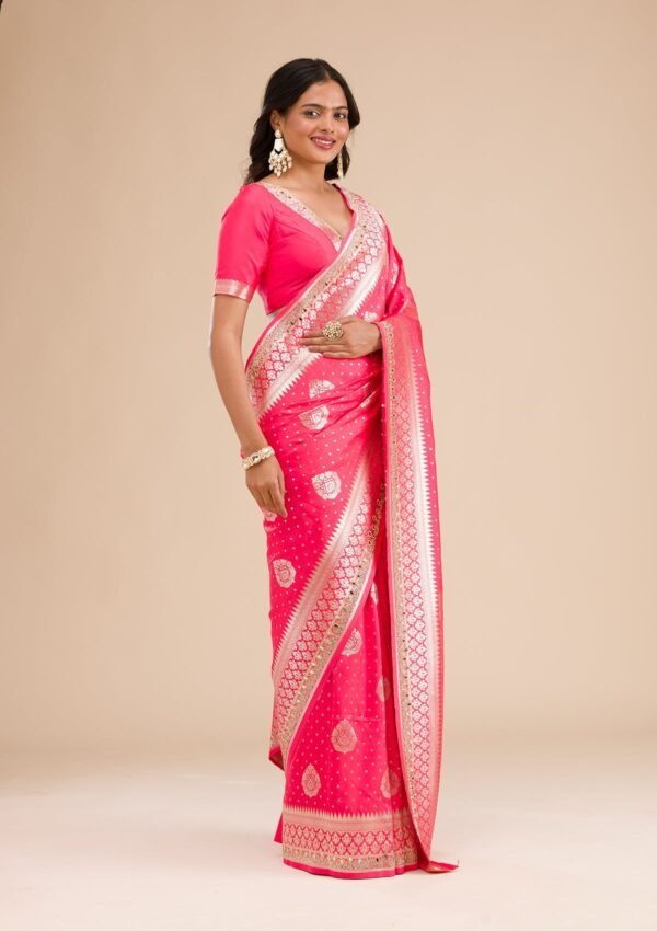 Stunning Pink Banarasi Silk Saree with Exquisite Zari Work - Image 4