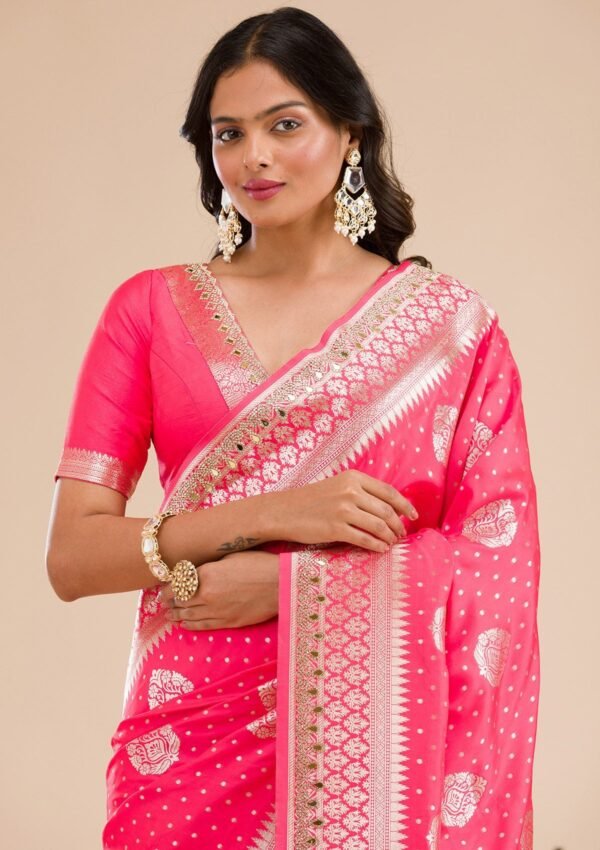 Stunning Pink Banarasi Silk Saree with Exquisite Zari Work - Image 6