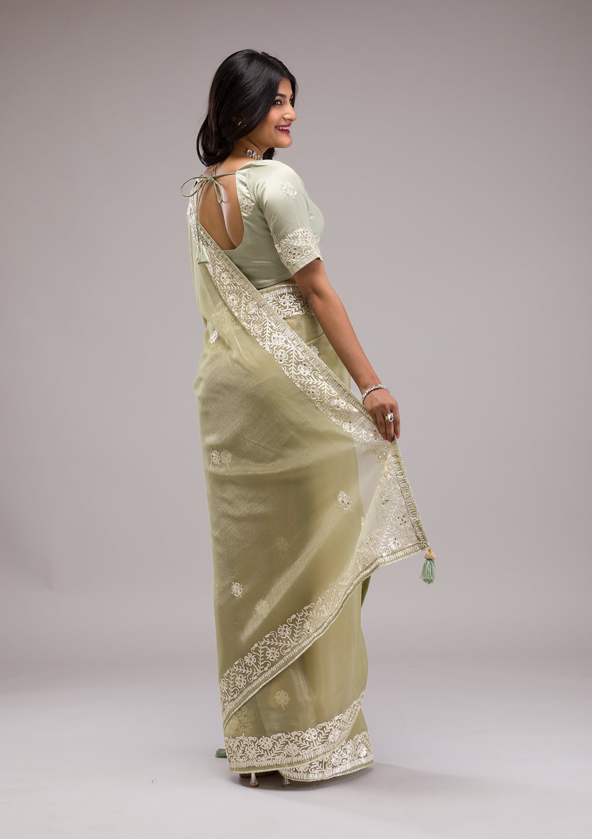 Elegant Pista Green Semi Crepe Saree with Intricate Zariwork - Image 2