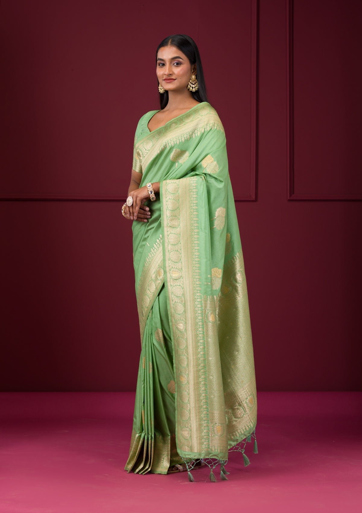 Elegant Pista Green Soft Silk Saree with Exquisite Zari Work - Image 4