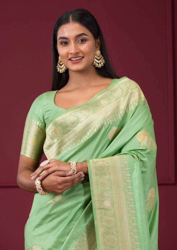 Elegant Pista Green Soft Silk Saree with Exquisite Zari Work - Image 7