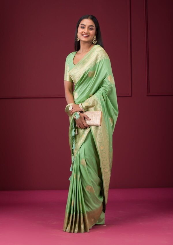 Elegant Pista Green Soft Silk Saree with Exquisite Zari Work - Image 6