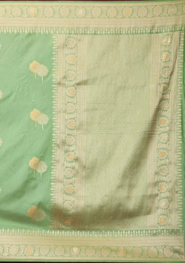 Elegant Pista Green Soft Silk Saree with Exquisite Zari Work - Image 9