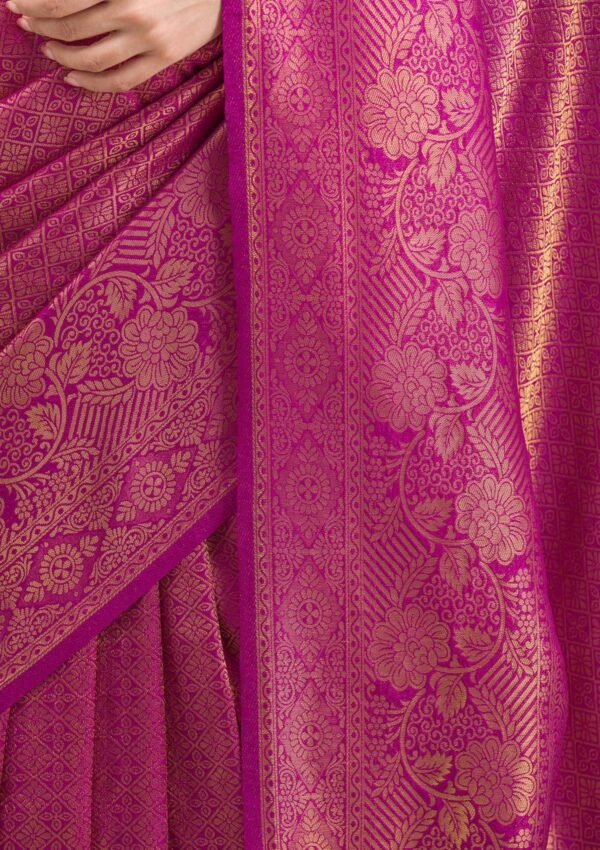 Elegant Purple Soft Silk Saree with Intricate Zari Work - Image 7