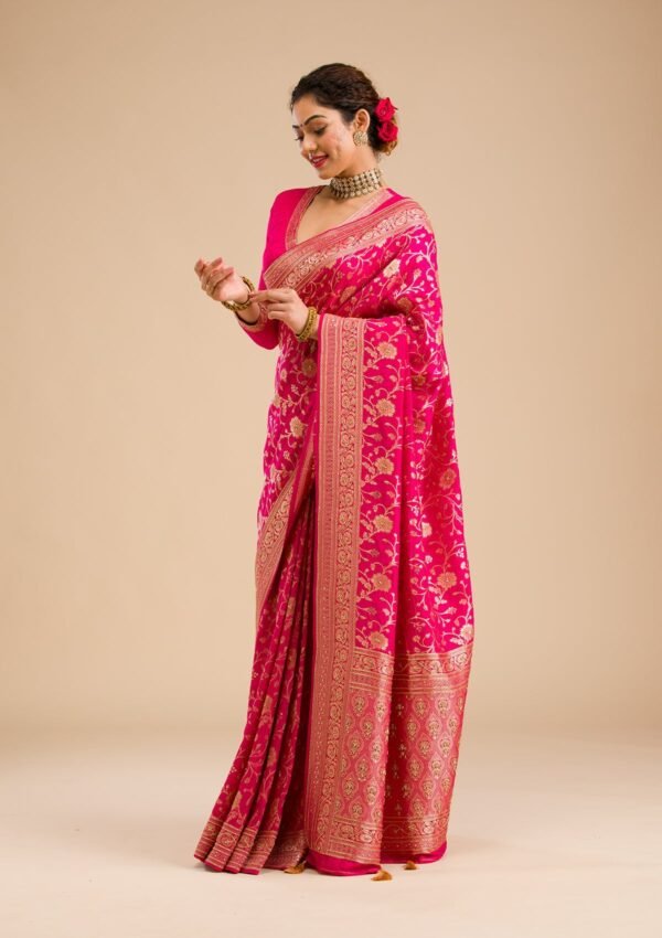 Elegant Rani Pink Banarasi Silk Saree with Exquisite Zari Work - Image 4