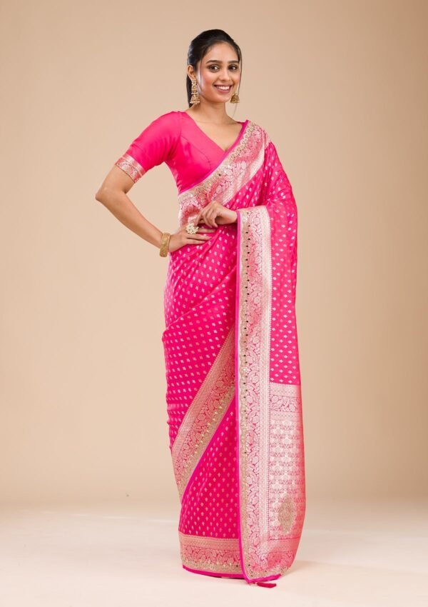 Elegant Rani Pink Soft Silk Saree with Exquisite Zari Work - Image 3
