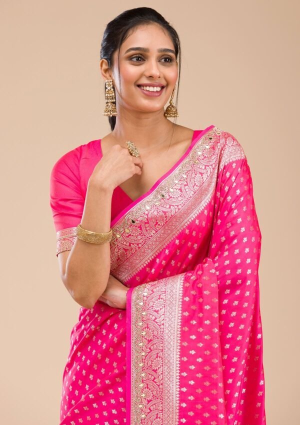 Elegant Rani Pink Soft Silk Saree with Exquisite Zari Work - Image 4
