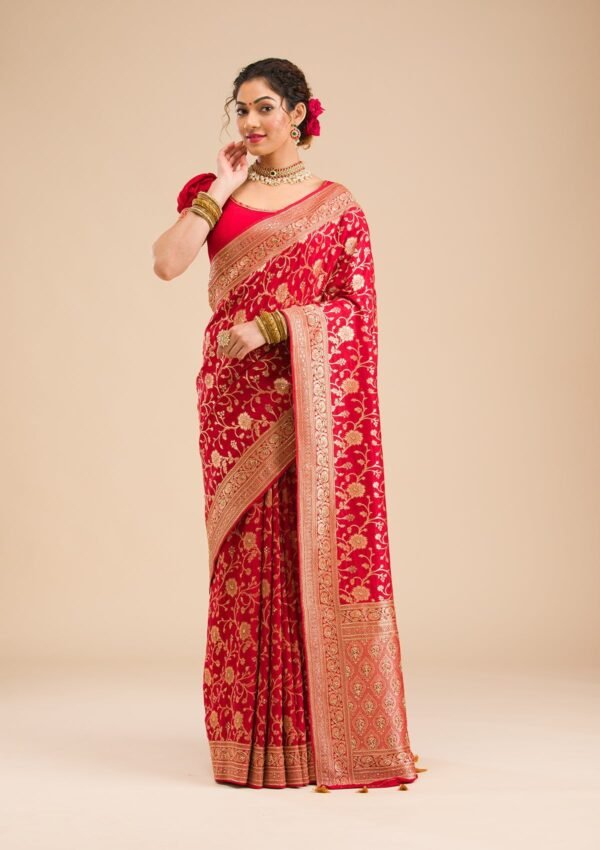 Elegant Red Banarasi Silk Saree with Intricate Zari Work - Image 4