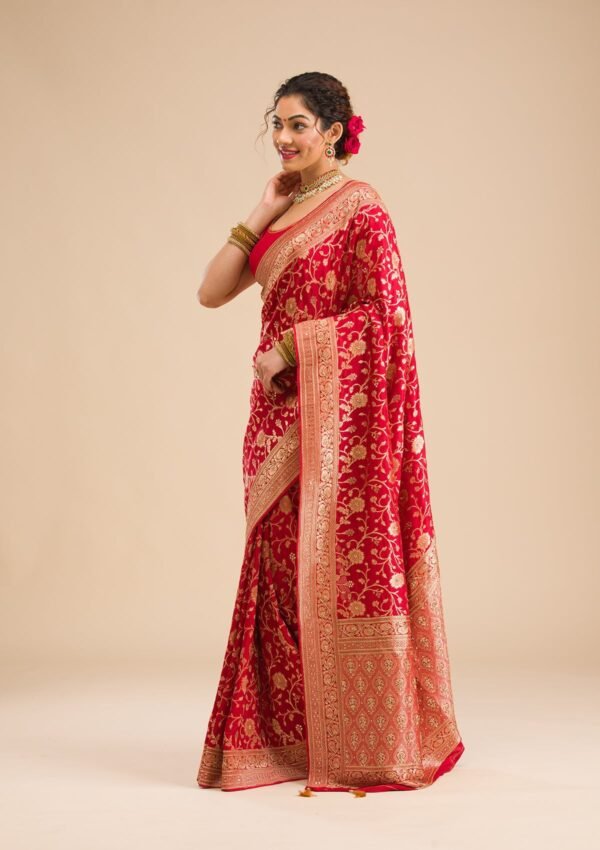 Elegant Red Banarasi Silk Saree with Intricate Zari Work - Image 5