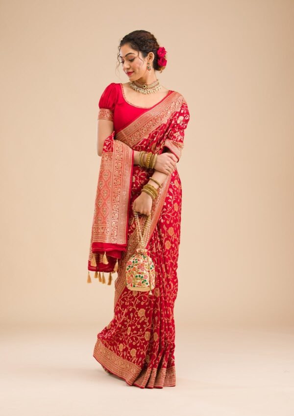 Elegant Red Banarasi Silk Saree with Intricate Zari Work