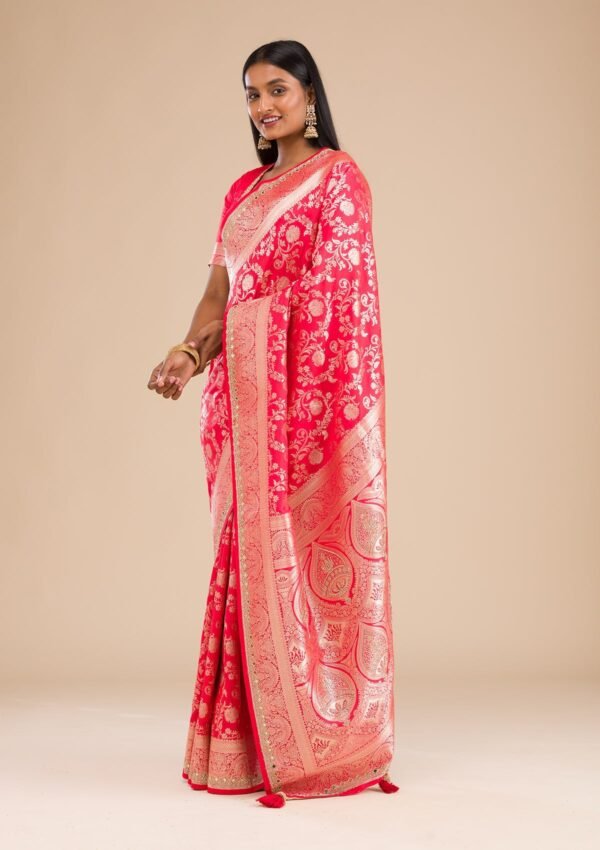 Elegant Red Banarasi Silk Saree with Exquisite Zariwork - Image 3