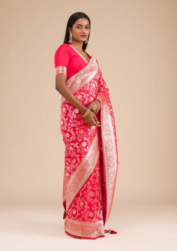 Elegant Red Banarasi Silk Saree with Exquisite Zariwork - Image 4