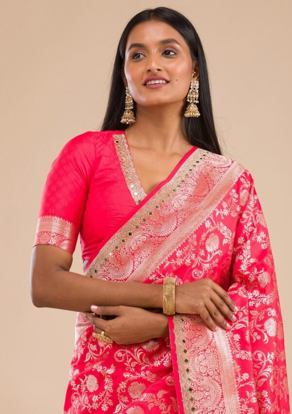 Elegant Red Banarasi Silk Saree with Exquisite Zariwork - Image 6