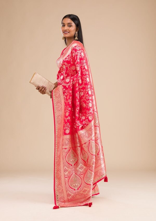 Elegant Red Banarasi Silk Saree with Exquisite Zariwork - Image 5