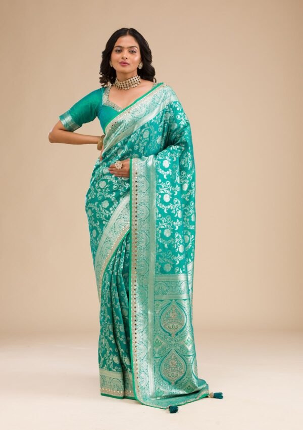 Exquisite Sea Green Banarasi Silk Saree with Elegant Zari Work - Image 3